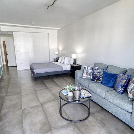 Deluxe Apartments At The Congress 마이애미 비치 외부 사진